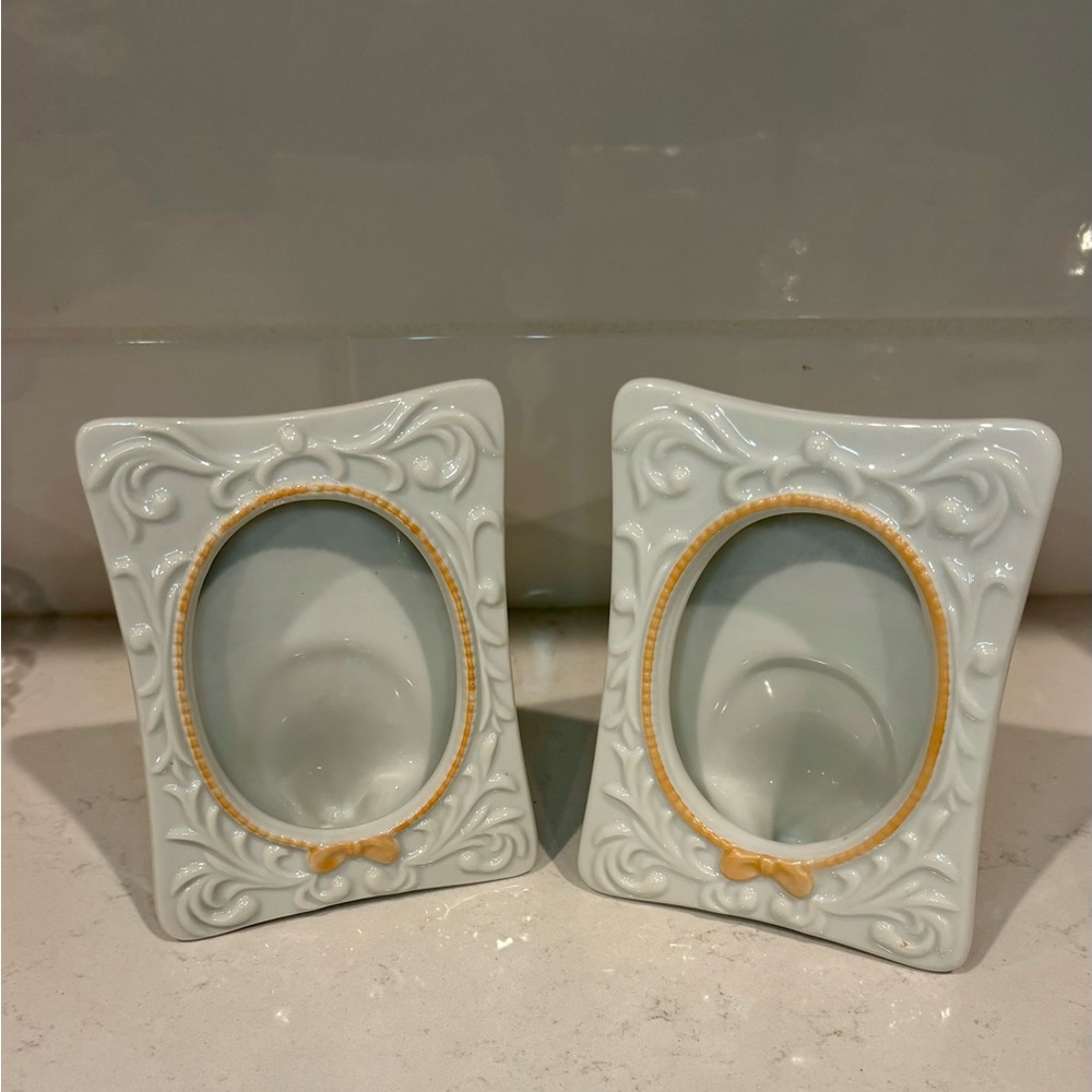 Vintage Avon Tapestry Collection Porcelain Picture Frames – Pair (1981) Elegant